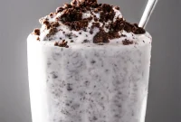 15-Minute Cookies ’N Cream Milkshake — Gluten-Free, Dairy-Free, Keto
