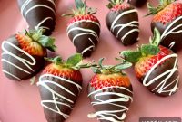 Chocolate Drizzle: Step-by-Step Guide for Perfect Ganache Lines