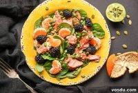 Salmon, Spinach & Mandarin Orange Salad Recipe for Fresh Lunch