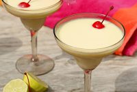 Piña Colada Without Syrup: Creamy Tropical Cocktail Recipe