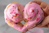 Heart-Shaped Cinnamon Rolls for Valentine’s Day Using Canned Dough