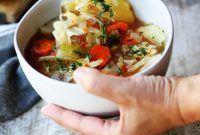 Comforting Slow Cooker Cabbage Soup Recipe for Cozy Nights