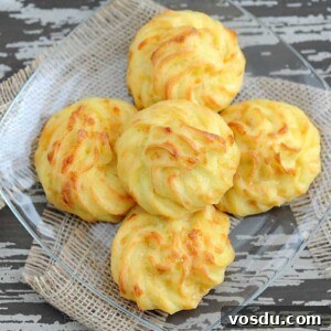 Smoked Provolone Gougères from Zestuous