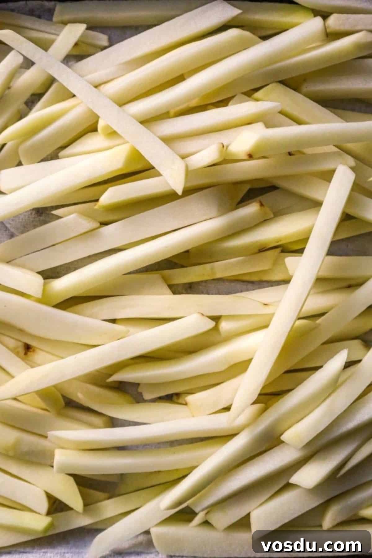 Crispy Garlic Fries with Spicy Cajun Dipping Sauce 3 sliced potatoes for pommes frites