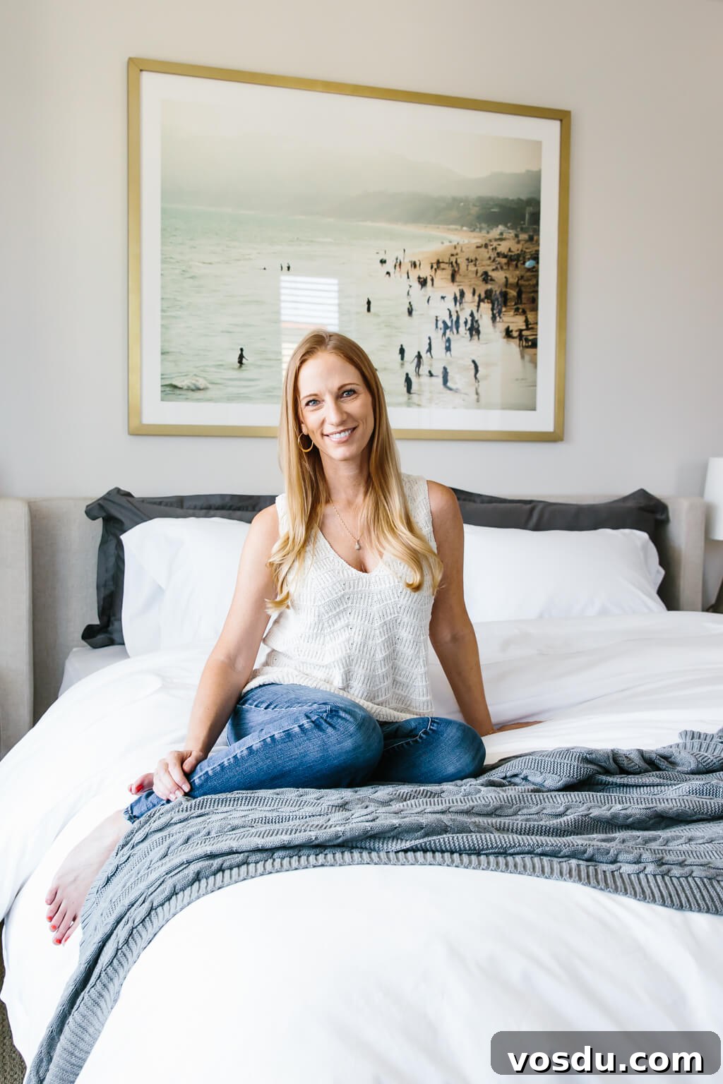 Modern Minimalist Bedroom Makeover with Havenly Design Ideas 2 My modern and minimalist bedroom design and decor. My interior design style is a blend of minimalism, mid-century modern, Scandinavian and SoCal vibes.