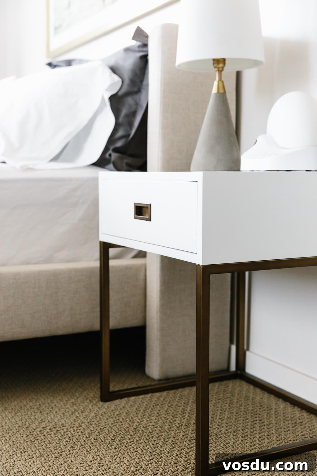 Modern Minimalist Bedroom Makeover with Havenly Design Ideas 11 My modern and minimalist bedroom design and decor. My interior design style is a blend of minimalism, mid-century modern, Scandinavian and SoCal vibes.