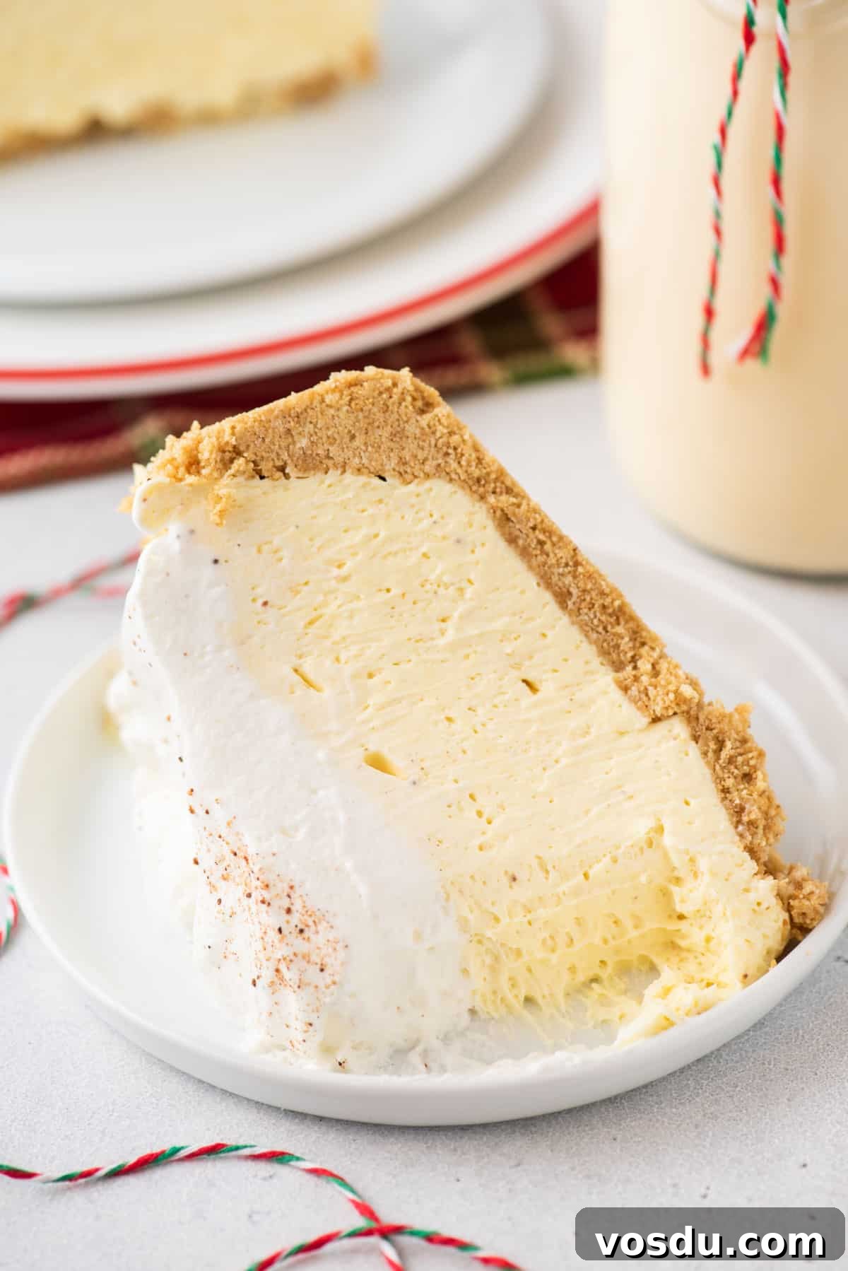 A slice of eggnog pie on its side