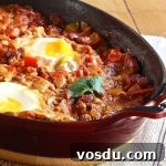 vegetarian main meal, moroccan ragout with poached eggs