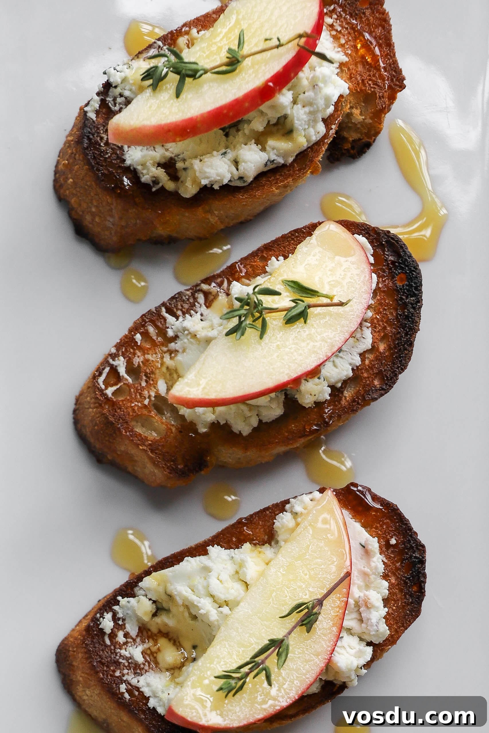 Apple and Goat Cheese Crostini Apple and Goat Cheese Crostini