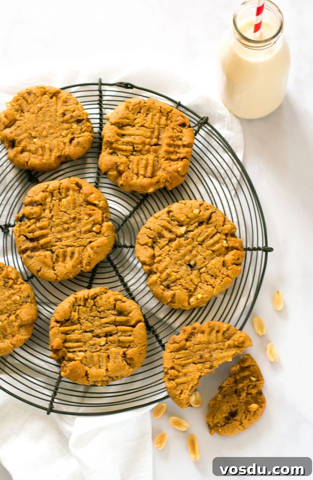 Chewy vegan peanut butter cookies
