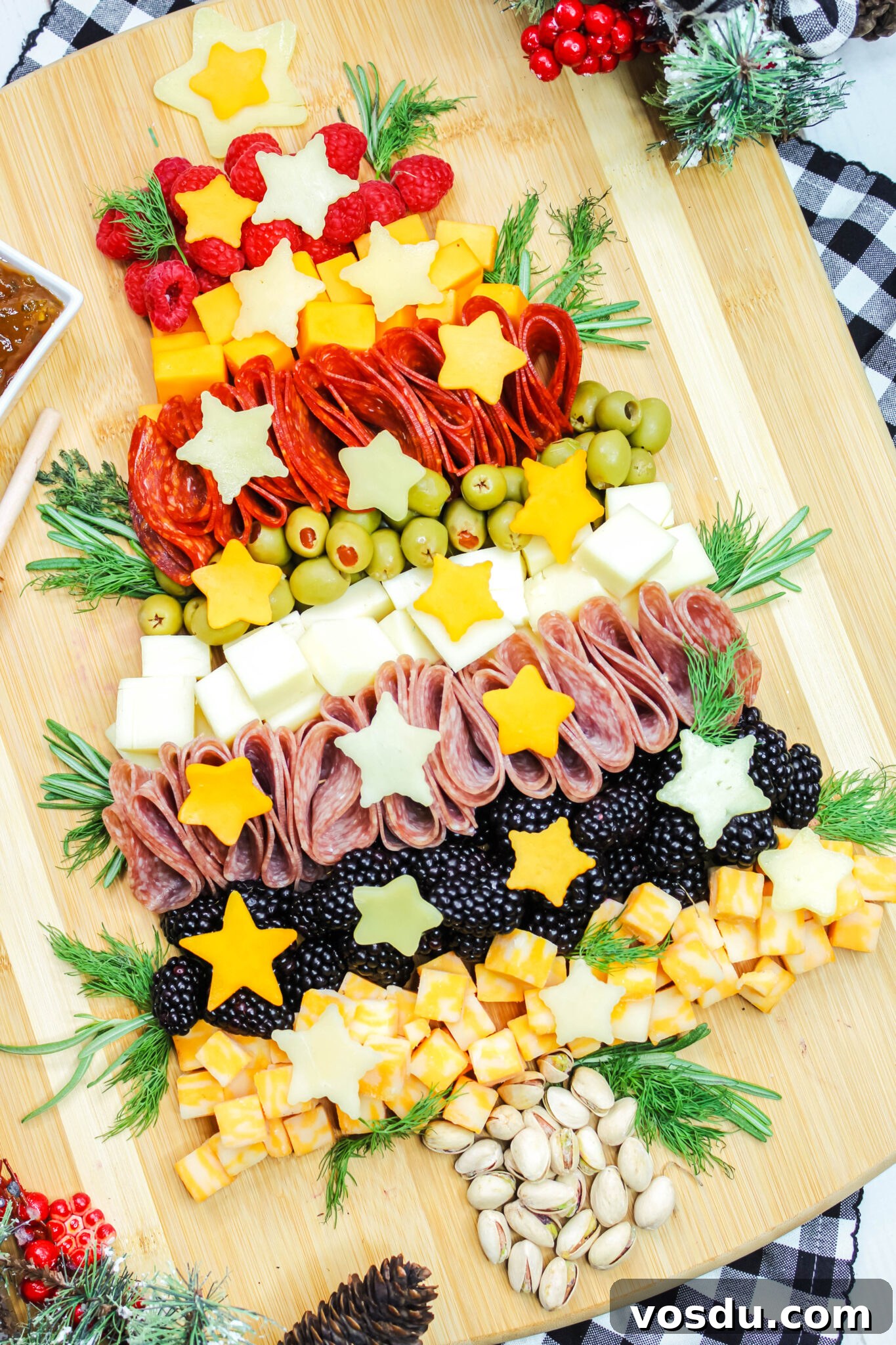 Christmas Tree Charcuterie Board Ideas for Holiday Entertaining 3 Christmas Tree Charcuterie Board