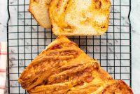 Cheesy Bacon Pull-Apart Bread