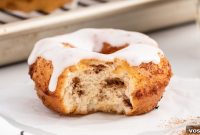 Cinnamon Roll Donuts Recipe: Soft Swirls with Cream Cheese Glaze